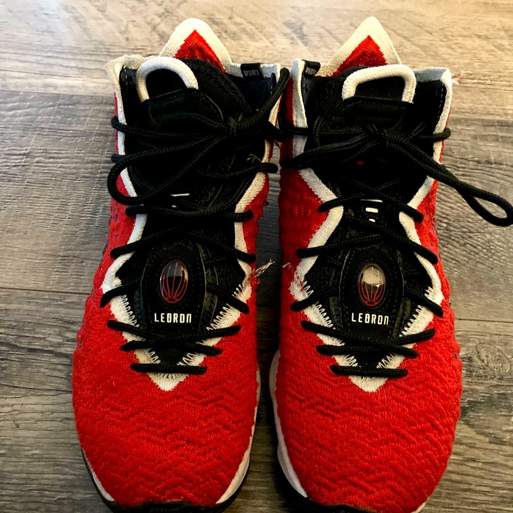 Nike LeBron 17 Air Max Uptempo Boys
